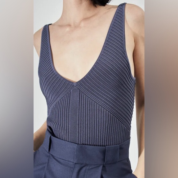 Et Ochs Tops - NWOT - Et Ochs The Sarah V-neck Viscose Ribbed Top in Slate Size Large